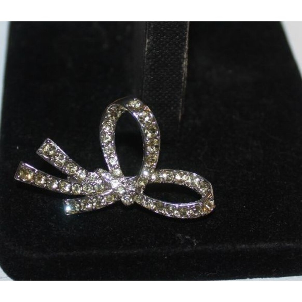Monet Vintage Rhinestone Pave Bow Brooch In Silver Tone Metal